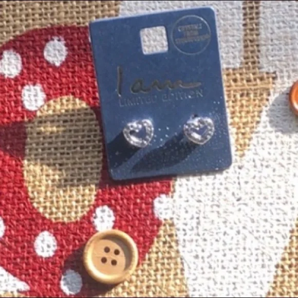 Swarovski crystal heart earrings - Picture 3 of 3